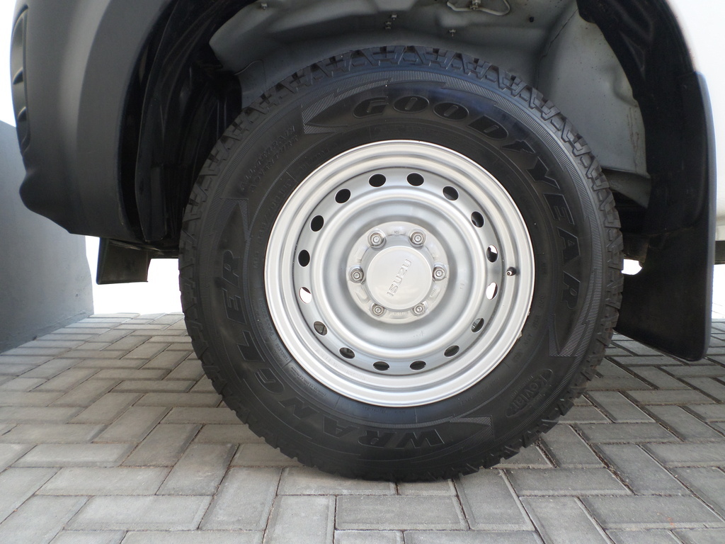 ISUZU D-MAX D-MAX 250 HO FLEETSIDE SAFETY S/C P/U
