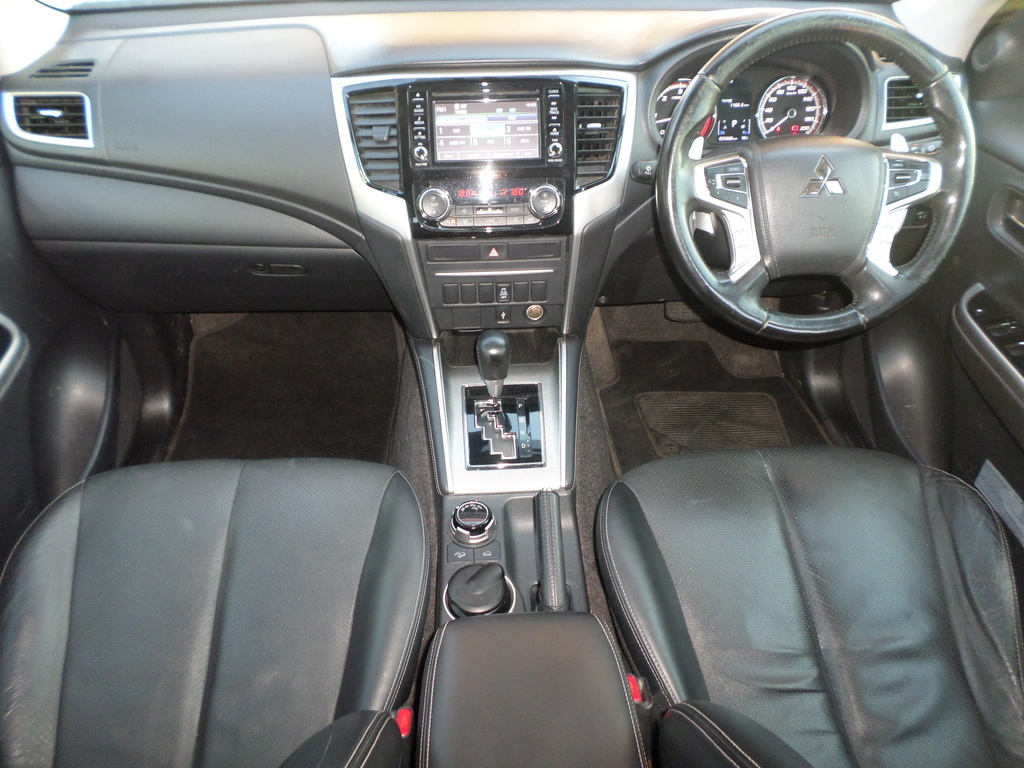 MITSUBISHI TRITON TRITON 2.4 Di-DC 4X4 A/T P/U D/C