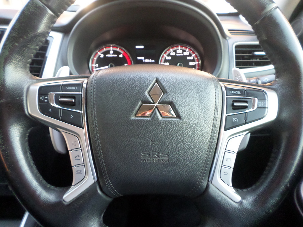 MITSUBISHI TRITON TRITON 2.4 Di-DC 4X4 A/T P/U D/C