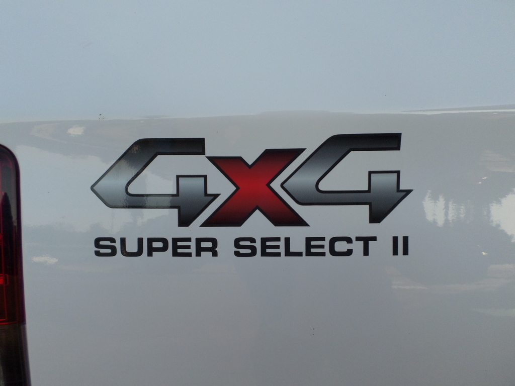 MITSUBISHI TRITON TRITON 2.4 Di-DC 4X4 A/T P/U D/C