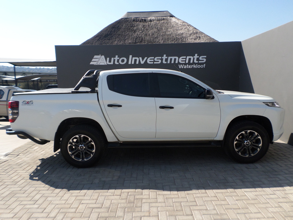 MITSUBISHI TRITON TRITON 2.4 Di-DC 4X4 A/T P/U D/C