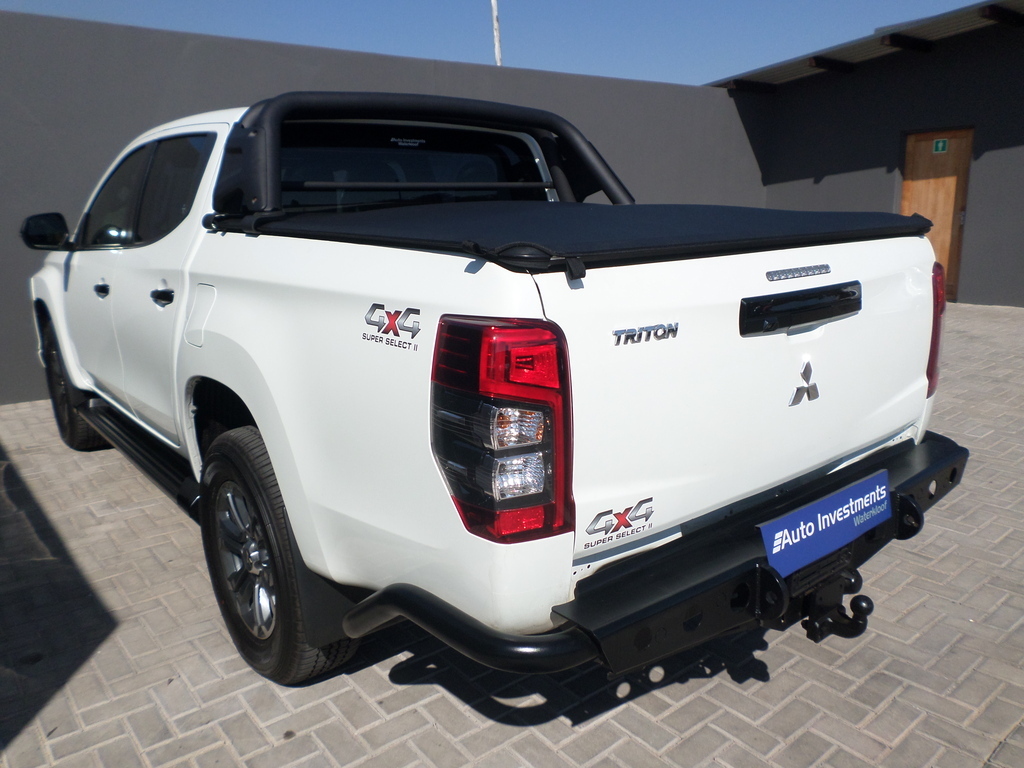 MITSUBISHI TRITON TRITON 2.4 Di-DC 4X4 A/T P/U D/C