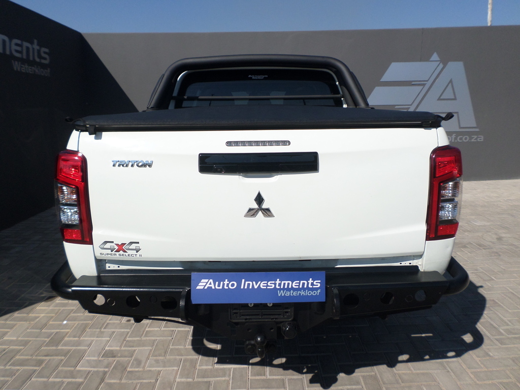 MITSUBISHI TRITON TRITON 2.4 Di-DC 4X4 A/T P/U D/C