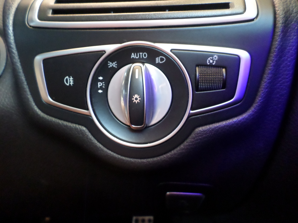 MERCEDES-BENZ C CLASS C220d COUPE A/T