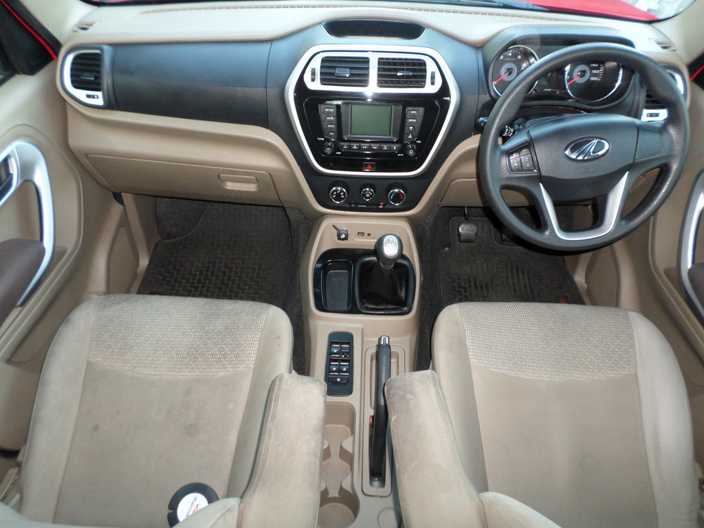 MAHINDRA TUV TUV300 1.5TD (7 SEAT)