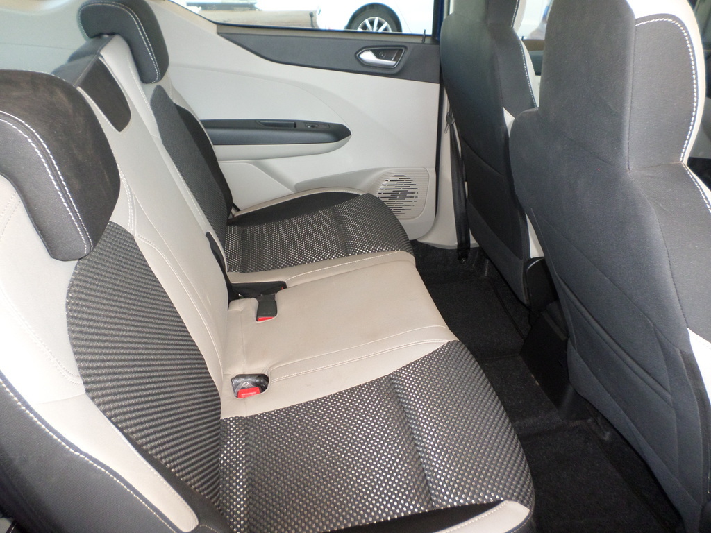 RENAULT TRIBER TRIBER 1.0 PRESTIGE