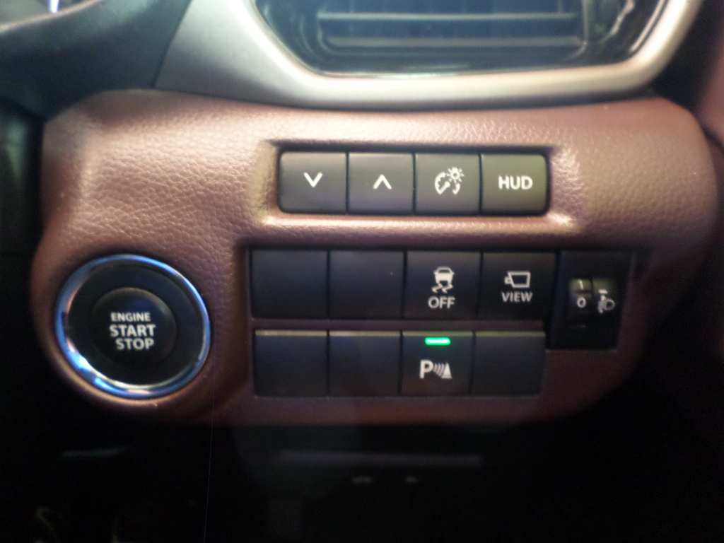 TOYOTA  STARLET CROSS 1.5XR A/T - 14