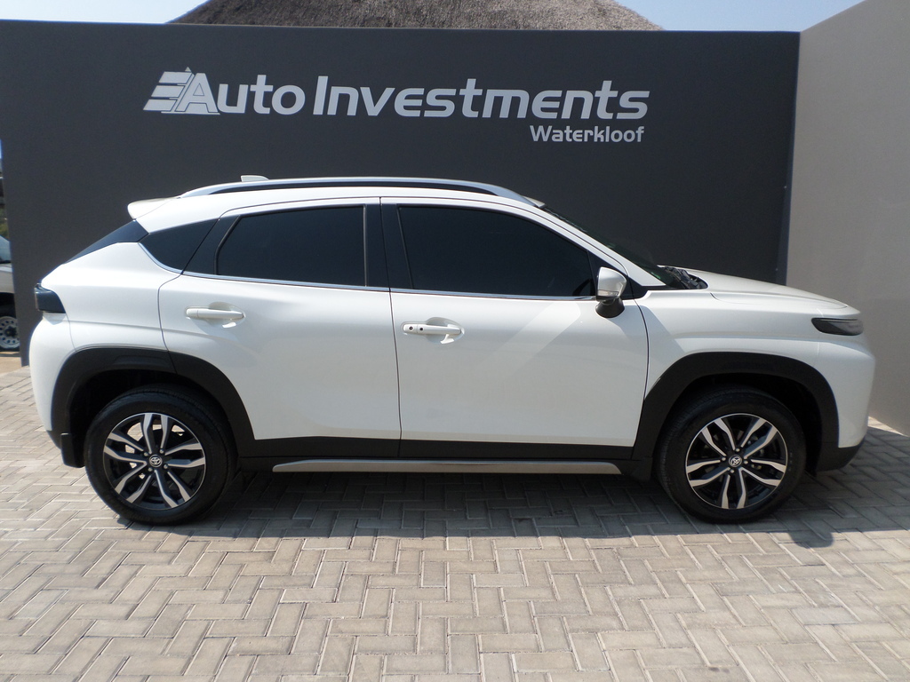 TOYOTA  STARLET CROSS 1.5XR A/T - 3