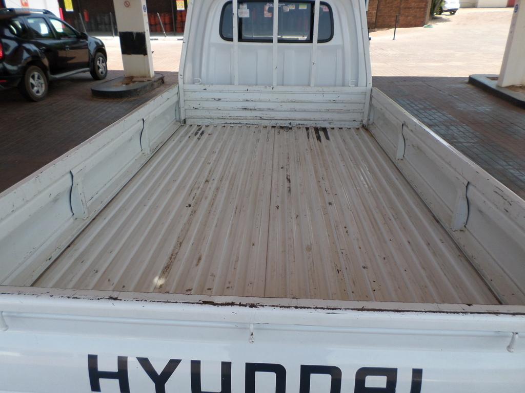 HYUNDAI H100 H100 2.6D A/C F/C D/S