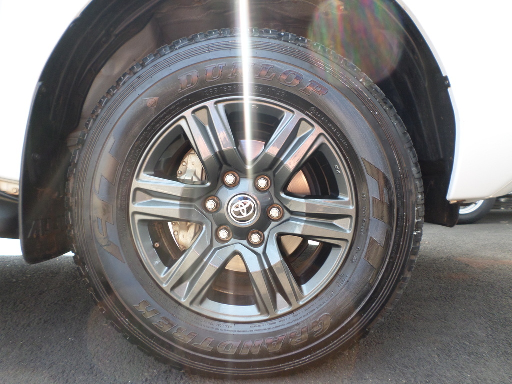 TOYOTA HILUX HILUX 2.4 GD-6 RB RAIDER A/T P/U E/CAB