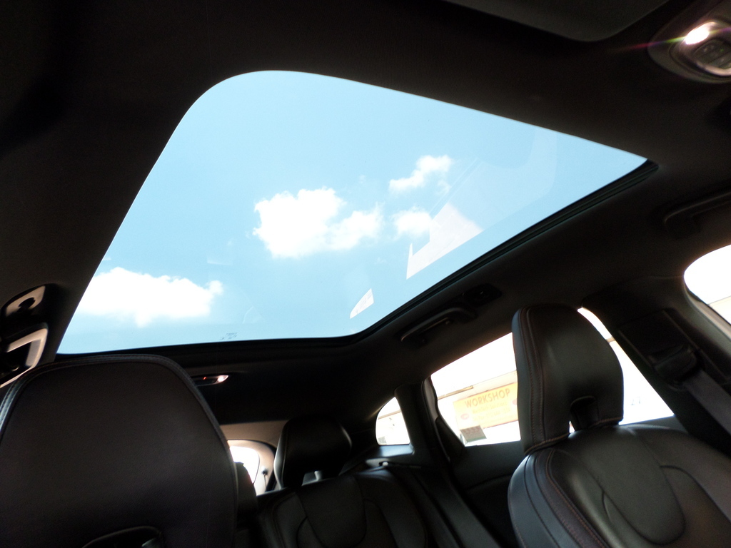 VOLVO V40 V40 CC D3 INSCRIPTION GEARTRONIC - 19