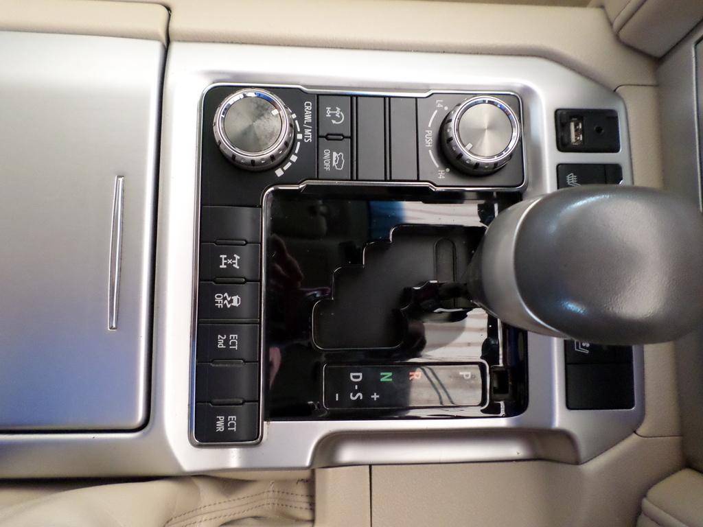 TOYOTA LAND CRUISER LAND CRUISER 200 V8 4.5D VX-R A/T