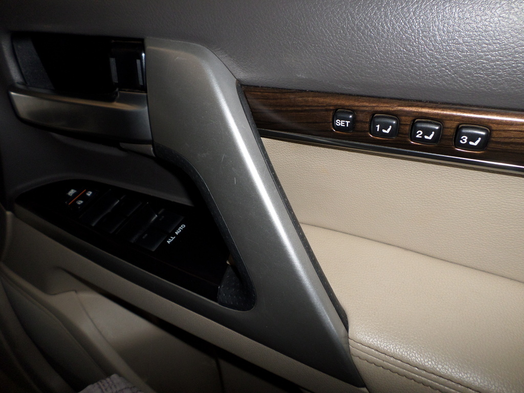 TOYOTA LAND CRUISER LAND CRUISER 200 V8 4.5D VX-R A/T