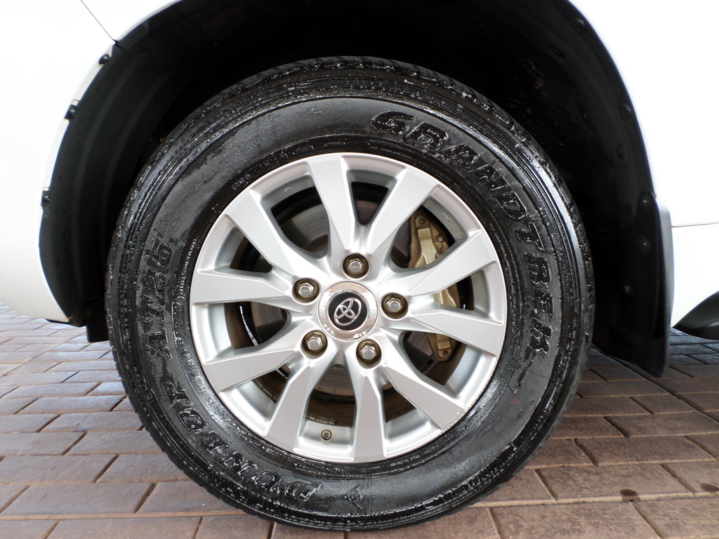 TOYOTA LAND CRUISER LAND CRUISER 200 V8 4.5D VX-R A/T