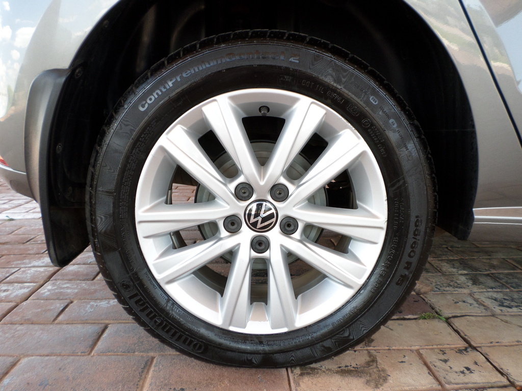 VOLKSWAGEN POLO VIVO POLO VIVO 1.4 TRENDLINE (5DR)