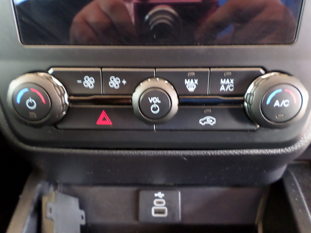 FORD RANGER RANGER 2.0D XL 4X4 A/T D/C P/U - 17