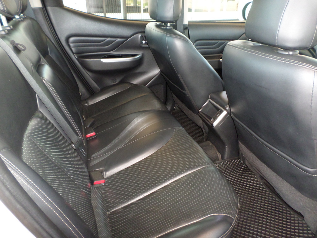 MITSUBISHI TRITON TRITON 2.4 Di-DC 4X4 A/T P/U D/C - 13