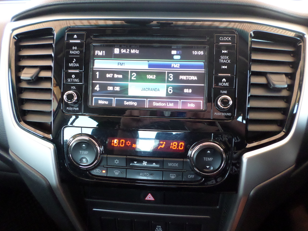 MITSUBISHI TRITON TRITON 2.4 Di-DC 4X4 A/T P/U D/C - 15