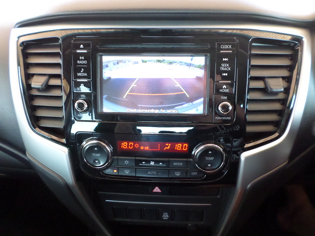 MITSUBISHI TRITON TRITON 2.4 Di-DC 4X4 A/T P/U D/C - 16