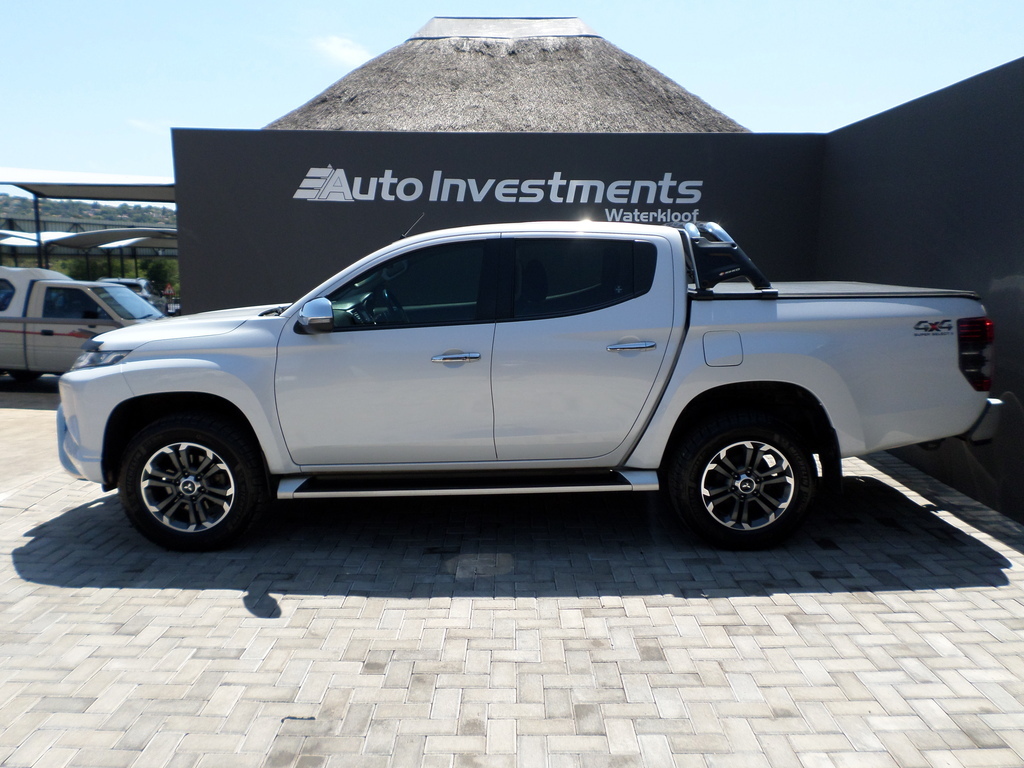 MITSUBISHI TRITON TRITON 2.4 Di-DC 4X4 A/T P/U D/C - 6