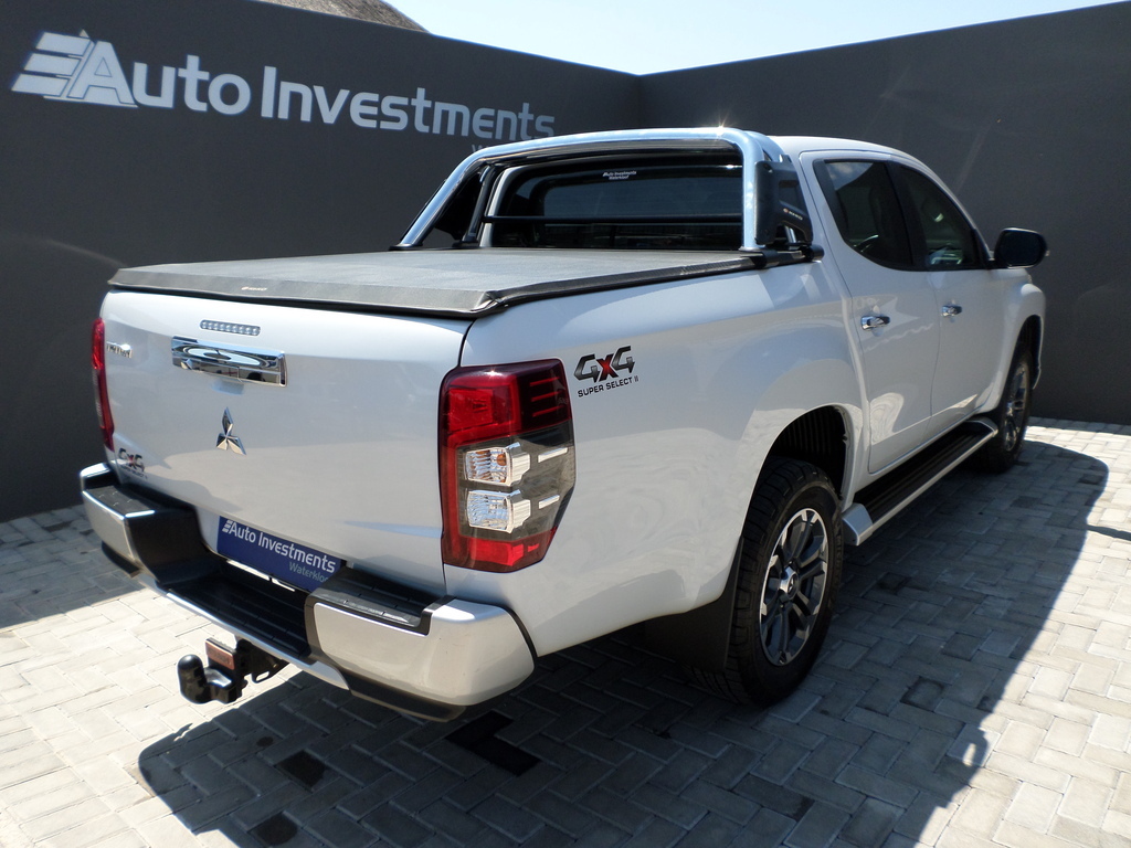 MITSUBISHI TRITON TRITON 2.4 Di-DC 4X4 A/T P/U D/C - 9