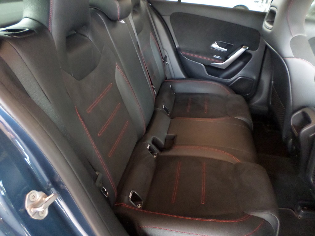 MERCEDES-BENZ A CLASS A200 A/T