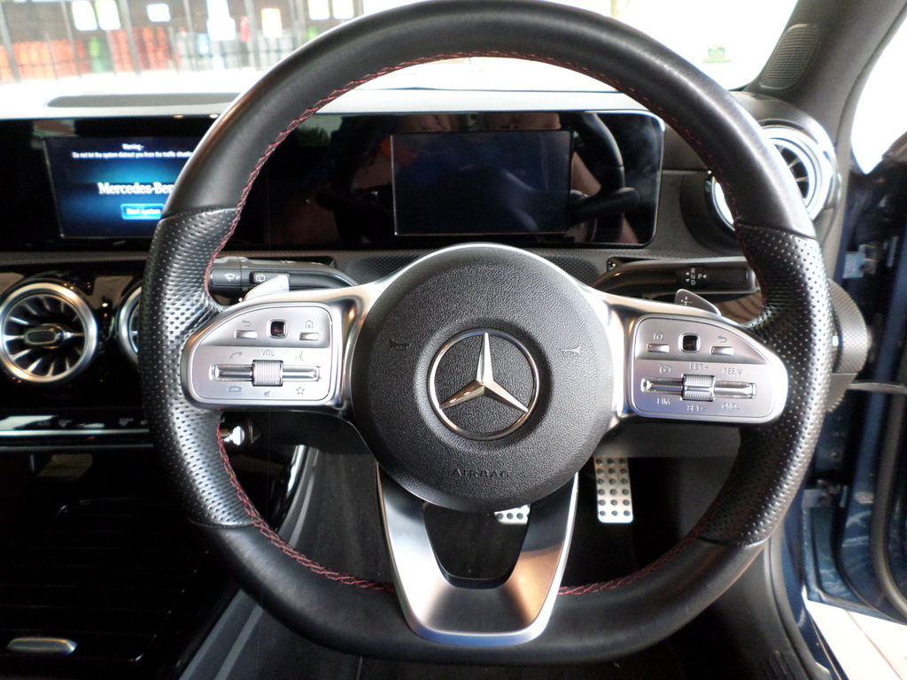 MERCEDES-BENZ A CLASS A200 A/T