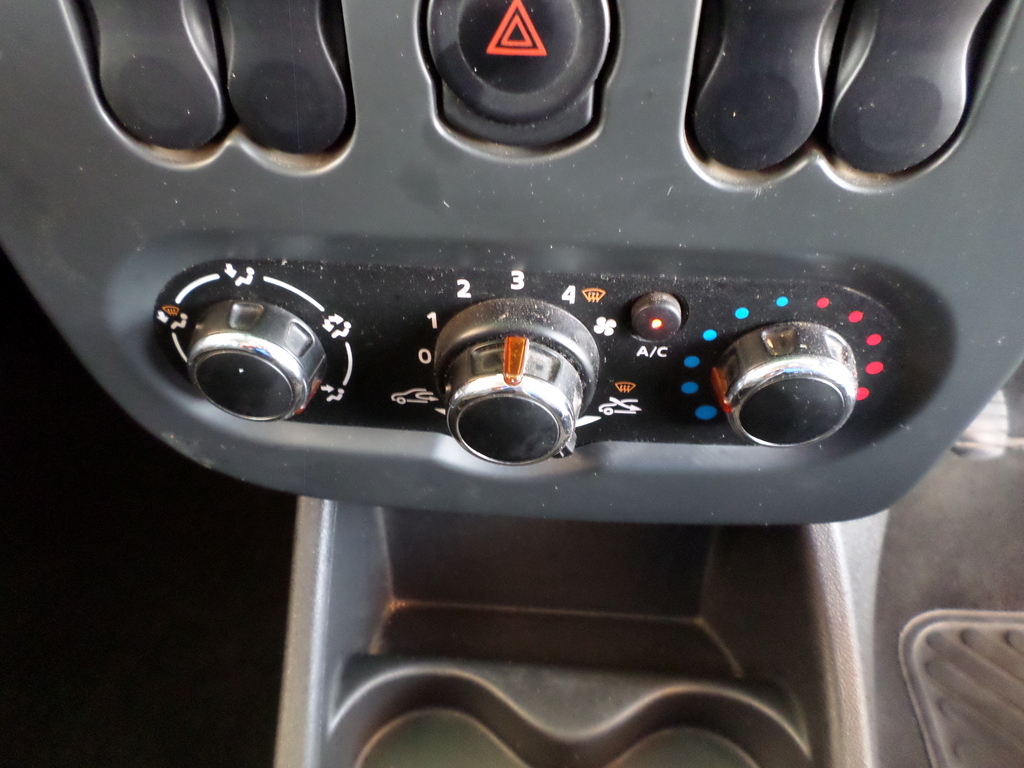 NISSAN NP200 NP200 1.6  A/C SAFETY PACK P/U S/C - 15