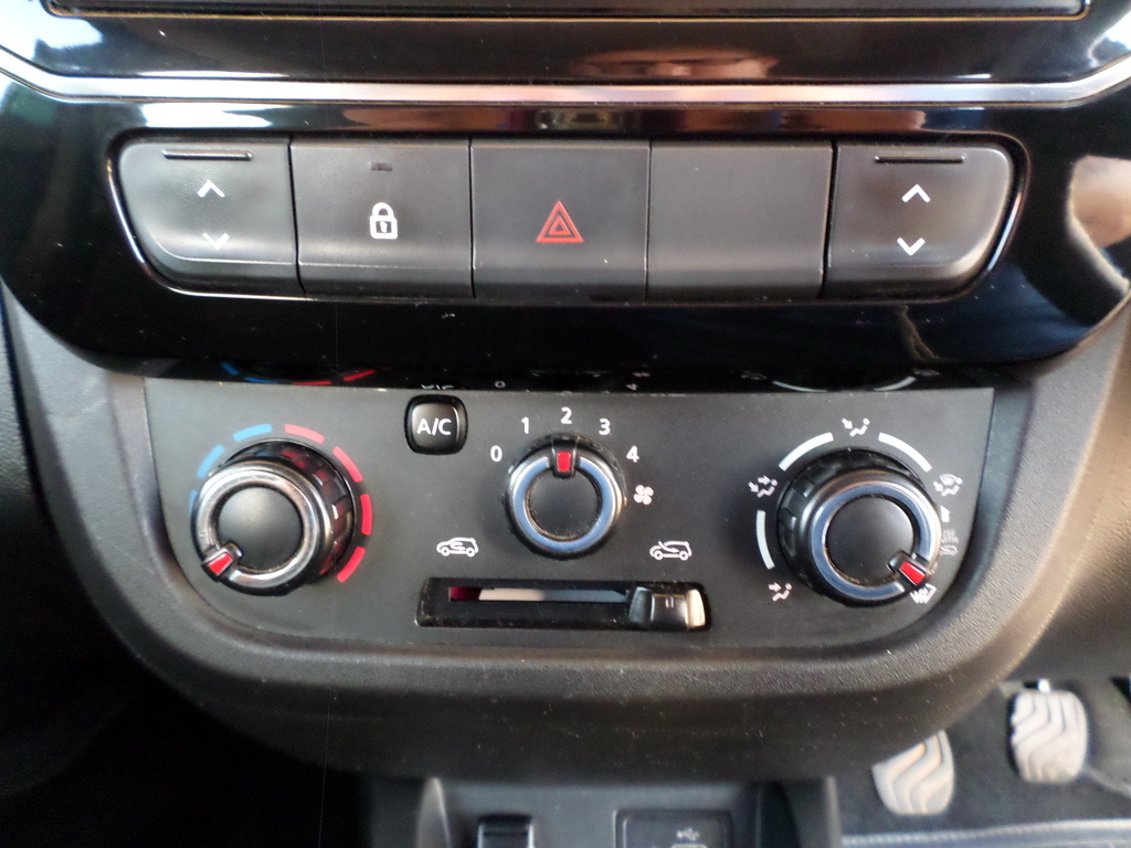 RENAULT KWID KWID 1.0 DYNAMIQUE 5DR - 14