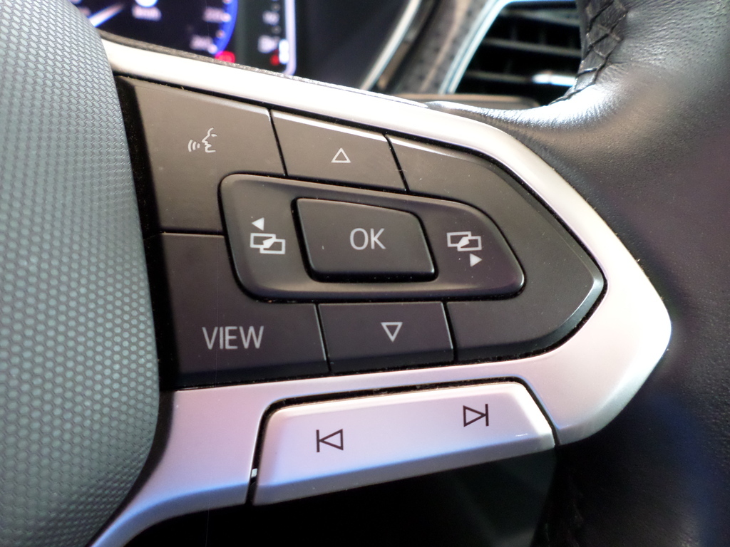 VOLKSWAGEN T-CROSS                                  T-CROSS 1.5 TSI R-LINE DSG - 12