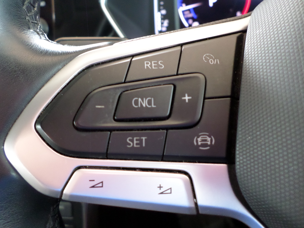 VOLKSWAGEN T-CROSS                                  T-CROSS 1.5 TSI R-LINE DSG - 13