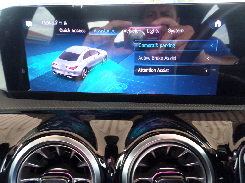 MERCEDES-BENZ CLA CLA 200 A/T