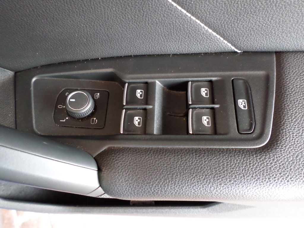 VOLKSWAGEN TIGUAN TIGUAN 1.4 TSI R-LINE DSG (110KW)