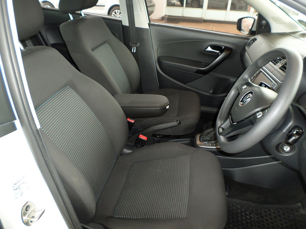 VOLKSWAGEN POLO VIVO POLO VIVO 1.6 COMFORTLINE TIP (5DR)