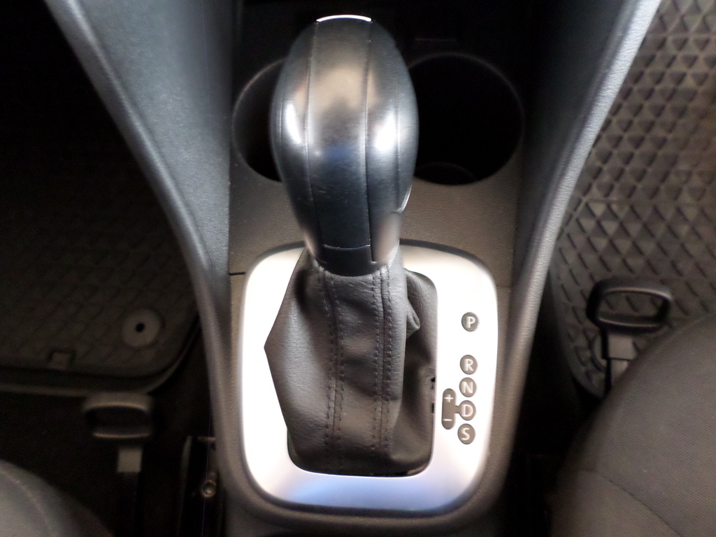 VOLKSWAGEN POLO VIVO POLO VIVO 1.6 COMFORTLINE TIP (5DR)