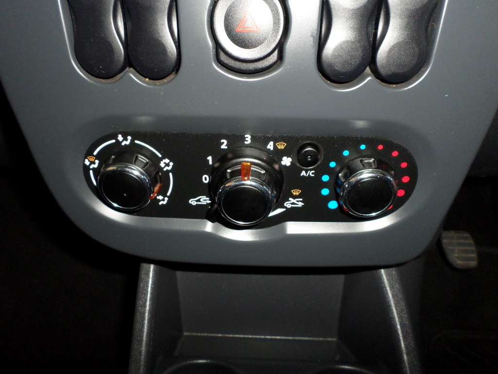 NISSAN NP200 NP200 1.6  A/C SAFETY PACK P/U S/C