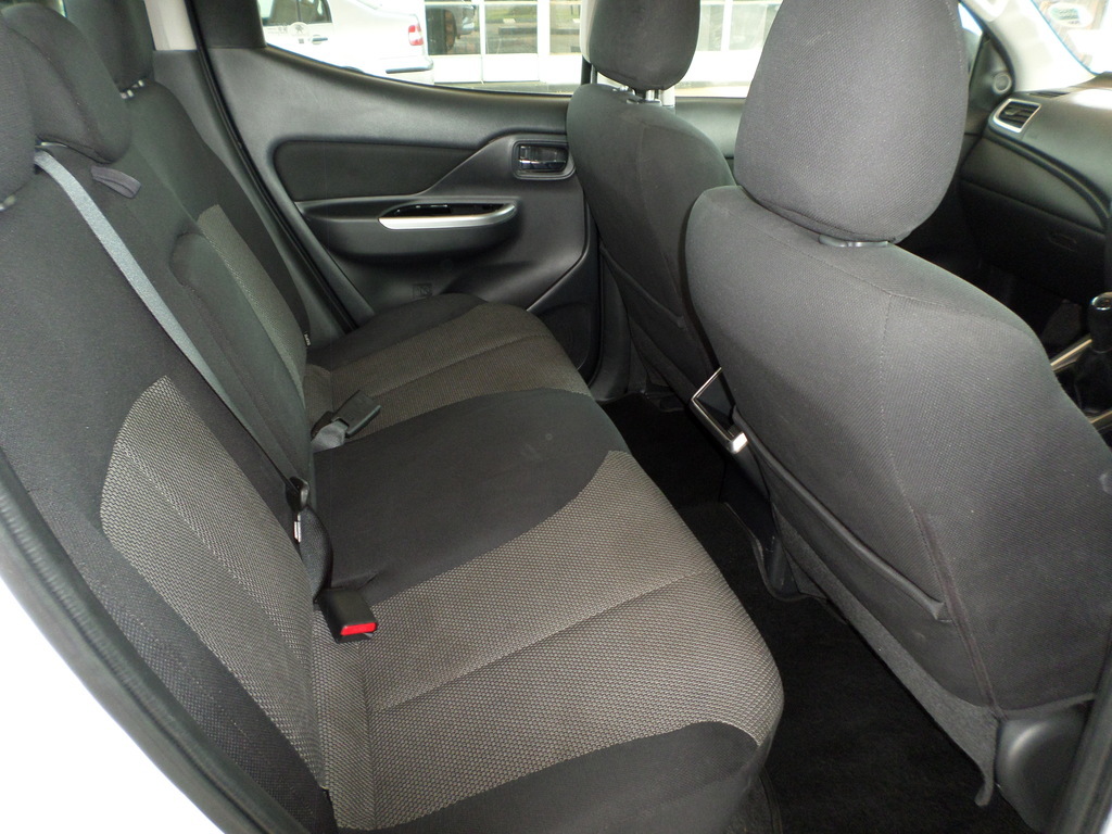 MITSUBISHI TRITON TRITON 2.4Di-GL P/U D/C