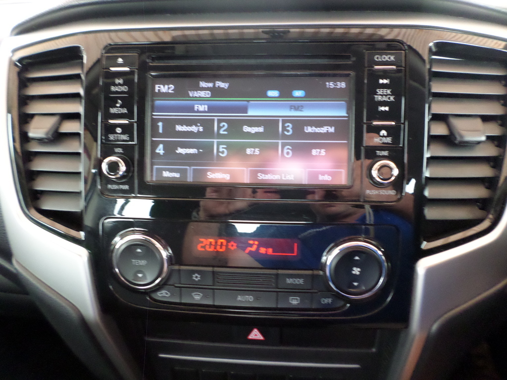 MITSUBISHI TRITON TRITON 2.4Di-GL P/U D/C