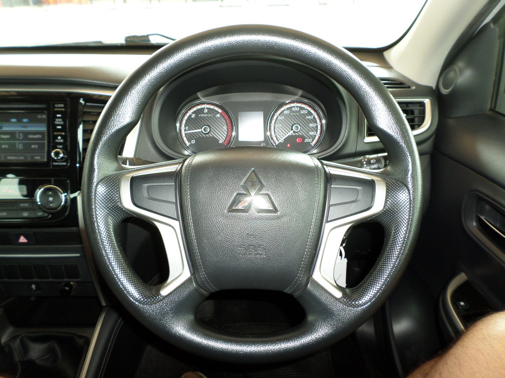 MITSUBISHI TRITON TRITON 2.4Di-GL P/U D/C