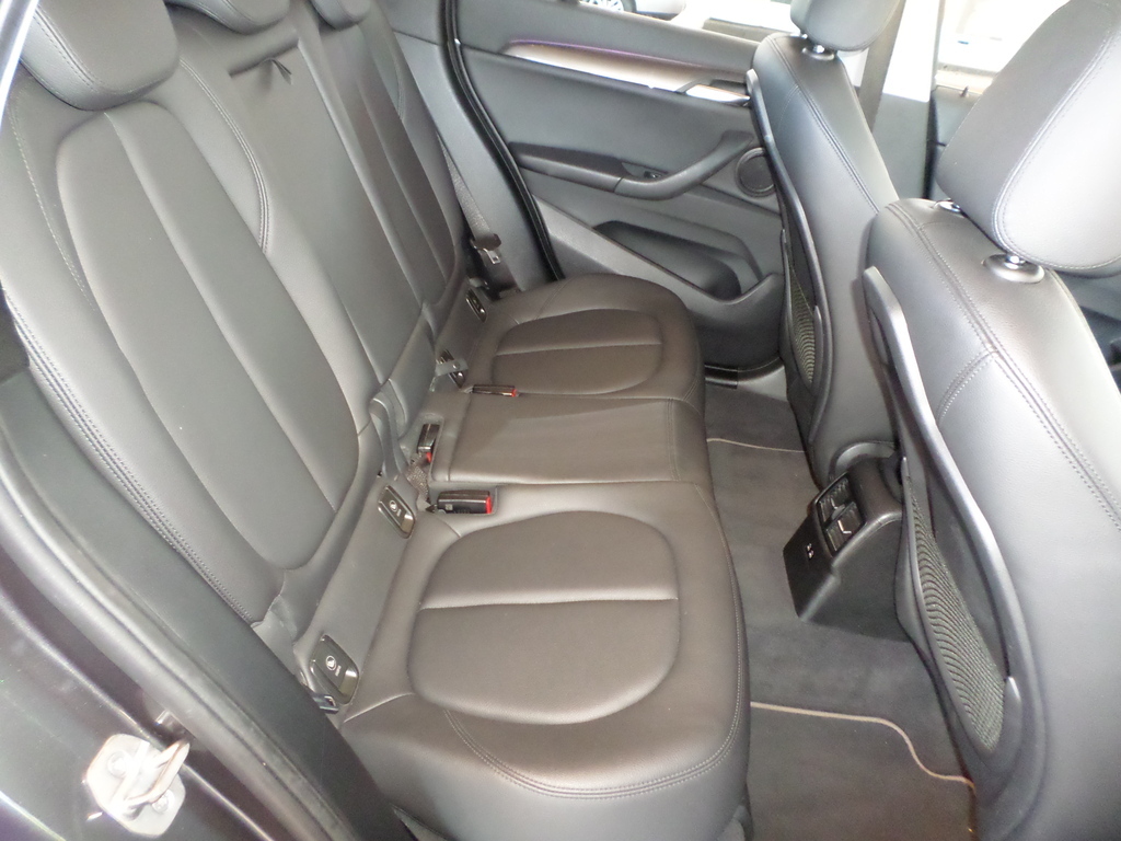 BMW X1 X1 sDRIVE18d xLINE A/T (F48) - 11