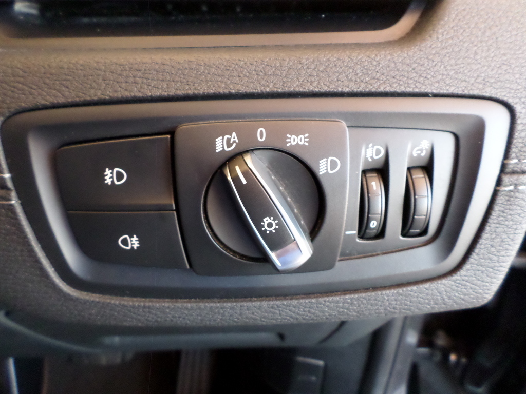 BMW X1 X1 sDRIVE18d xLINE A/T (F48) - 14