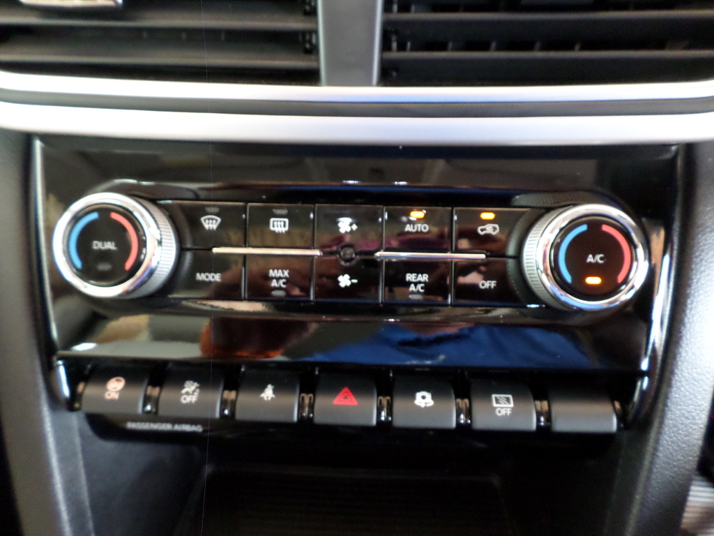 MAHINDRA XUV 700 XUV 700 2.0 AX7L A/T (7 SEATER) - 20