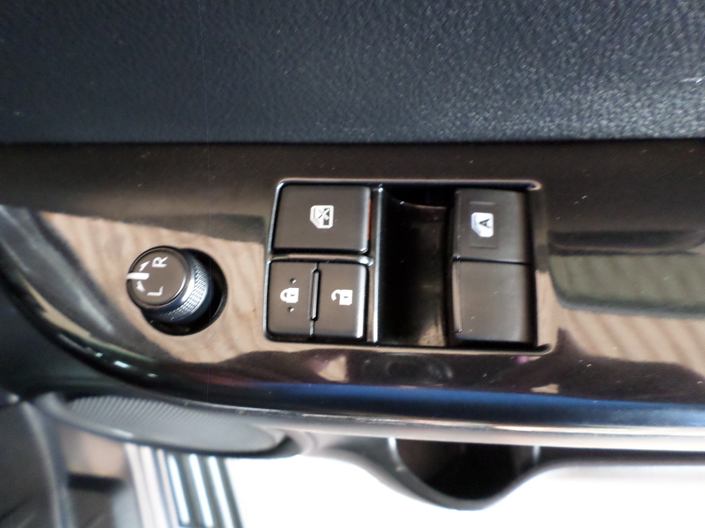 TOYOTA HILUX HILUX 2.4 GD-6 RB SRX A/T P/U E/CAB