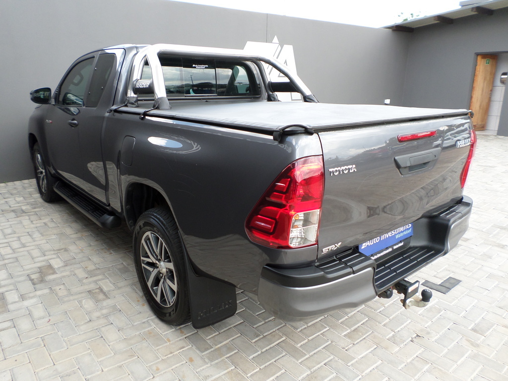 TOYOTA HILUX HILUX 2.4 GD-6 RB SRX A/T P/U E/CAB