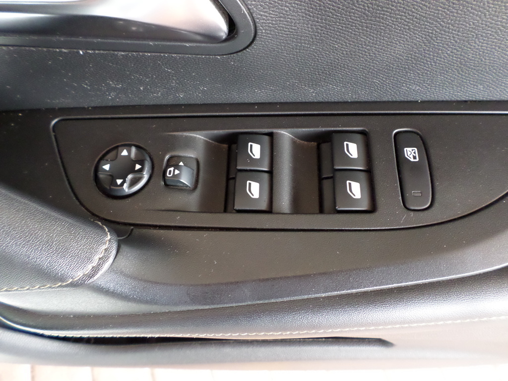 PEUGEOT 2008 2008 GT 1.2T A/T