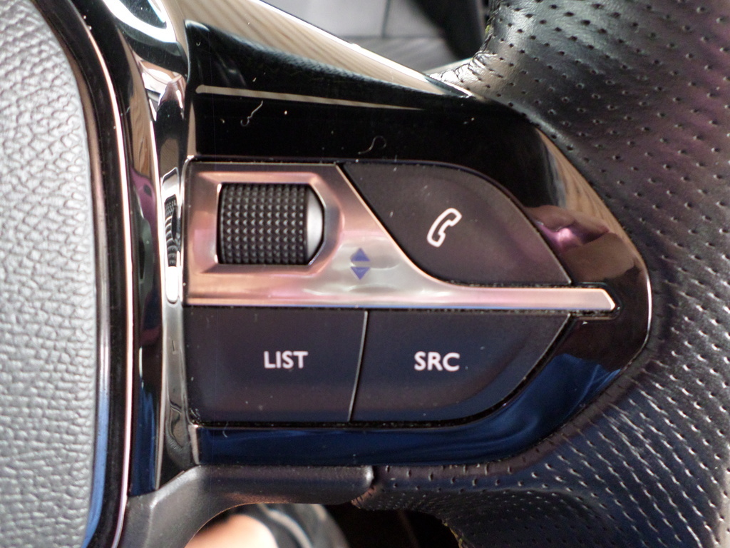 PEUGEOT 2008 2008 GT 1.2T A/T