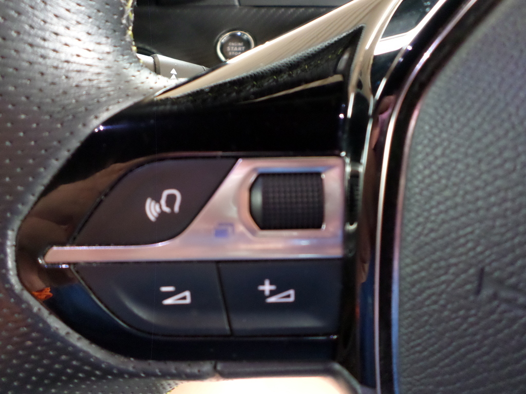 PEUGEOT 2008 2008 GT 1.2T A/T