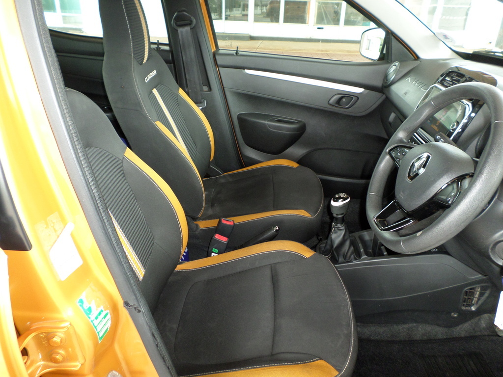 RENAULT KWID KWID 1.0 CLIMBER 5DR AMT - 12