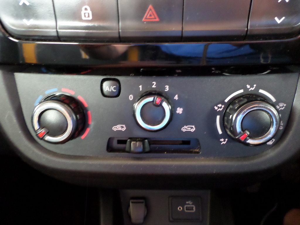 RENAULT KWID KWID 1.0 CLIMBER 5DR AMT - 16