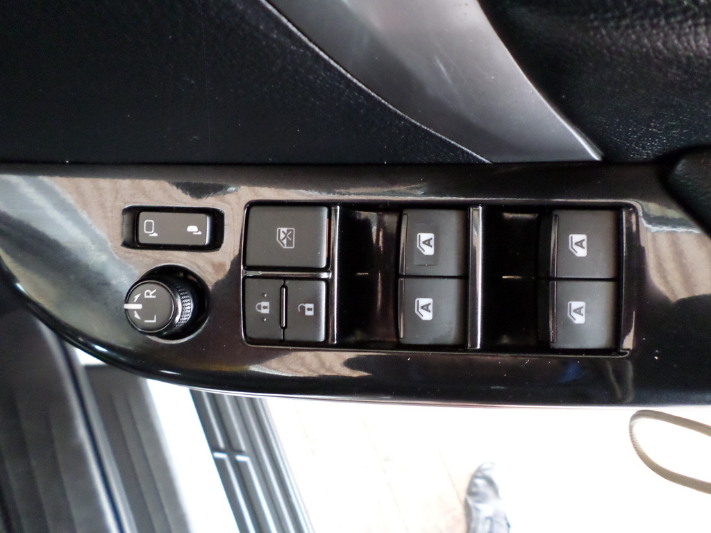 TOYOTA FORTUNER FORTUNER 2.8GD-6 VX A/T - 16